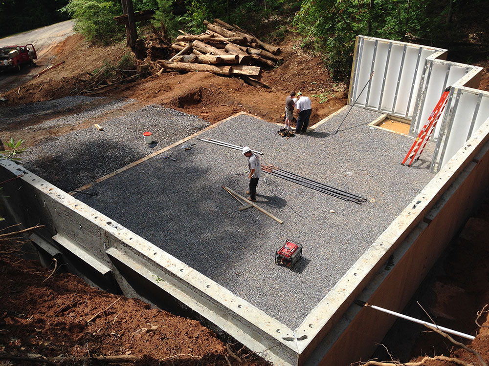 precast walls being installed